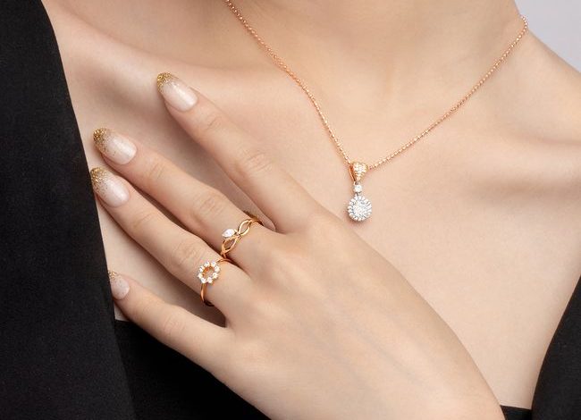 Trend Kalung Berlian Berbeda yang Semakin Elegan